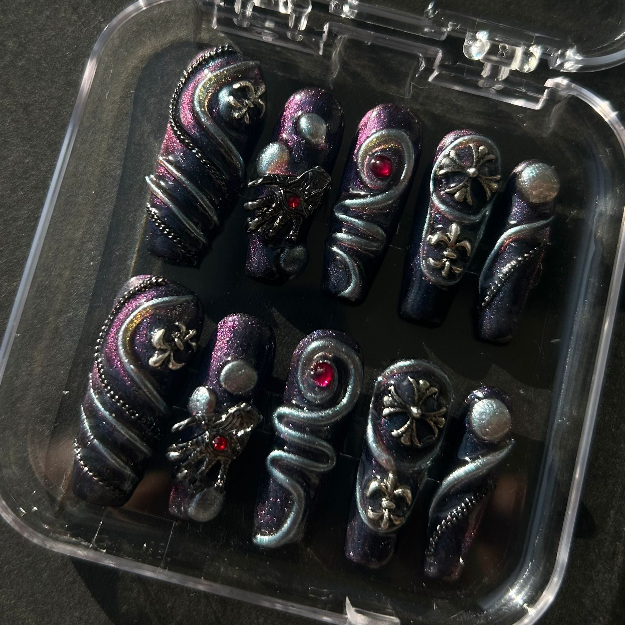 12 Metal spider